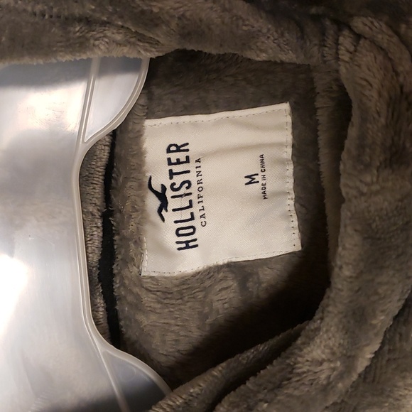 Hollister Pull over Fleece Sweater (M) - Picture 5 of 7
